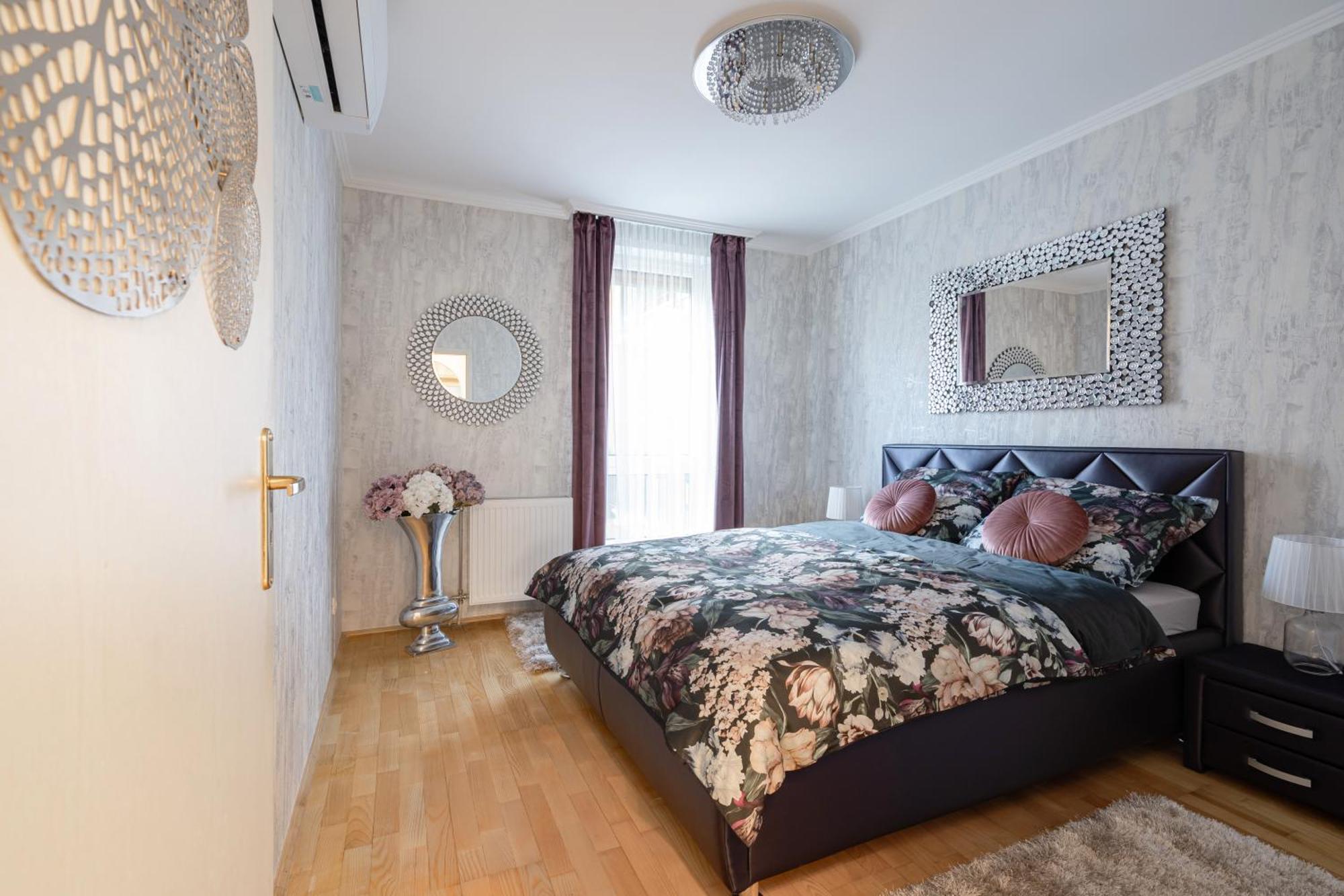 Beautiful Three Bedrooms Apartment With Free Parking Close To The Danube Coast Будапешт Екстер'єр фото